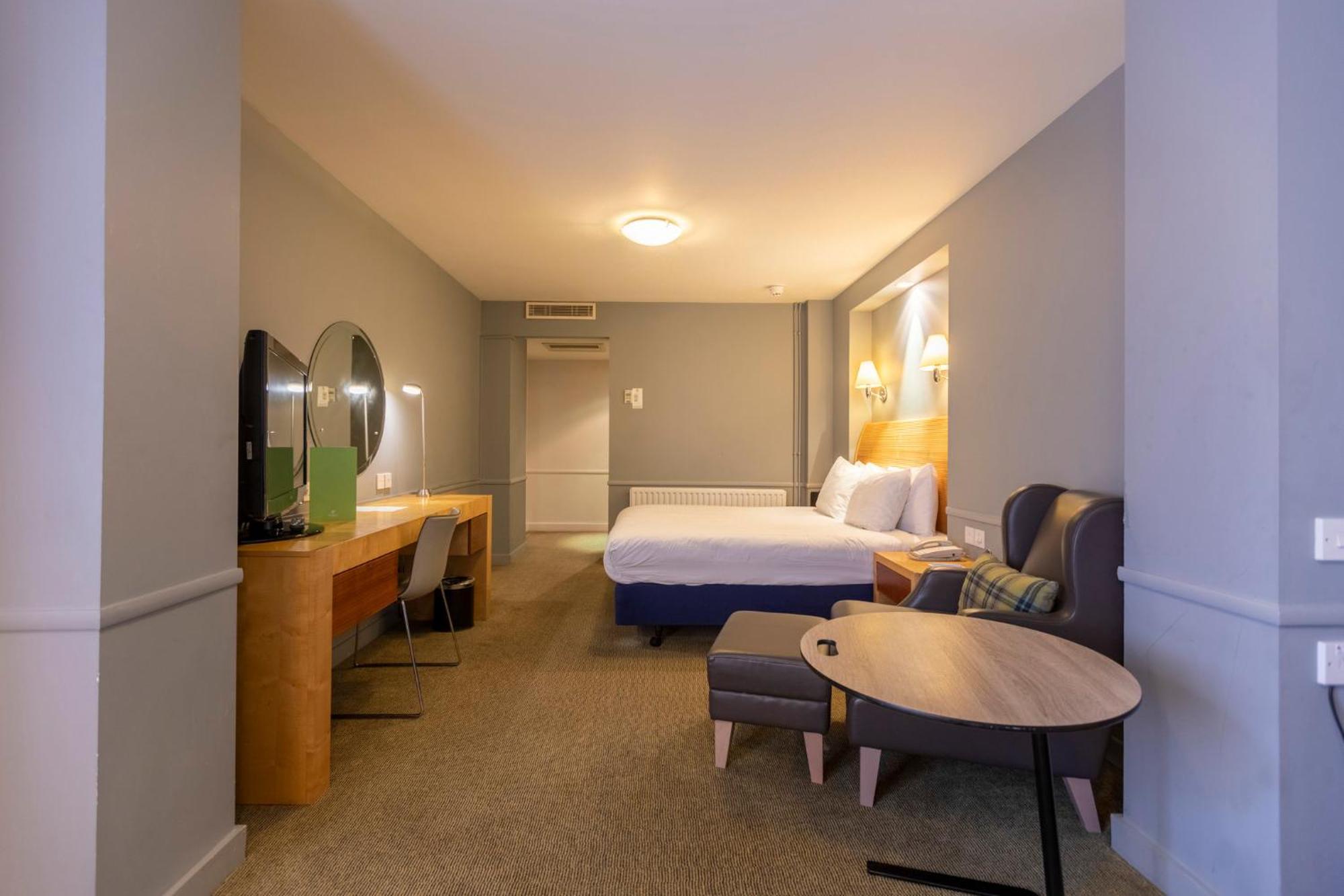 Hotel By Ihg